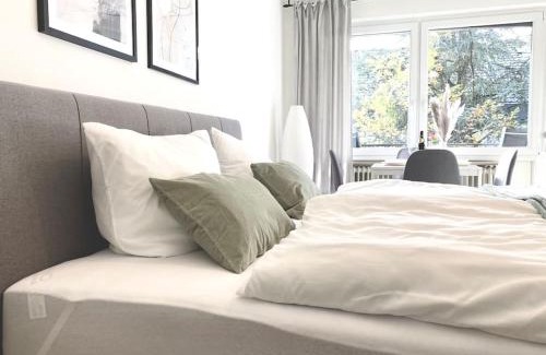 Reutlingen Apartment | Prime Apartment with Balcony & Parking - Rated 9.3/10