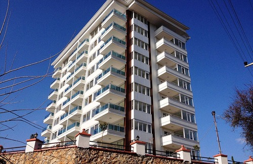 Tosmur Belediyesi Apartment | Premier Apartment with Pool, Sauna & Gym for a Perfect Stay