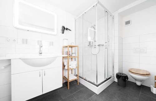 Friedrichstadt Apartment | Pet-Friendly Hotel with Netflix & Wi-Fi in City Center
