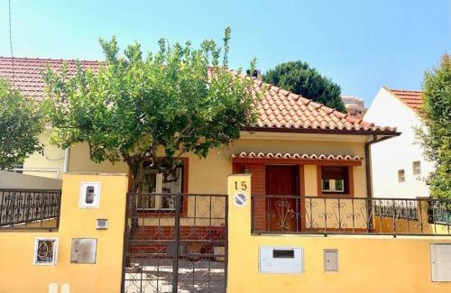 Costa de Caparica House | Pet-Friendly Beach House with High Guest Rating of 8.8