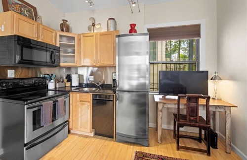 Northwest Condo | Prime Dupont U Street Spot - Veteran Owned & Pet Friendly