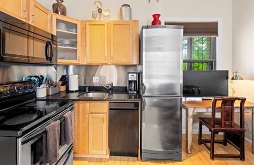 Northwest Condo | Prime Dupont U Street Spot - Veteran Owned & Pet Friendly