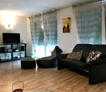 Salem Apartment | Discover Oceanfront Ferienwohnung in Salem with Pool Access