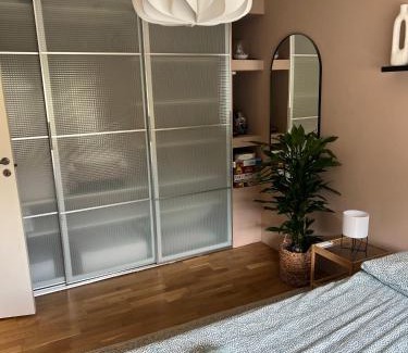 Bergenhus Apartment | Top Floor Apartment with Mountain Views & Free Parking