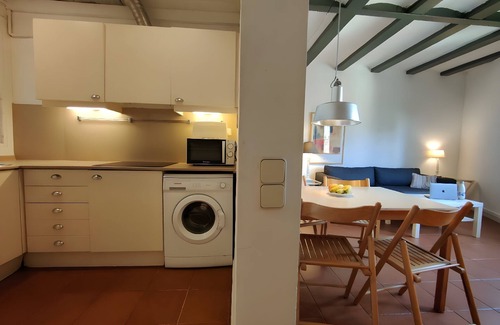 Gothic Quarter Apartment | Explore Rambla E - Plaça Catalunya: Top-Rated Barcelona Stay