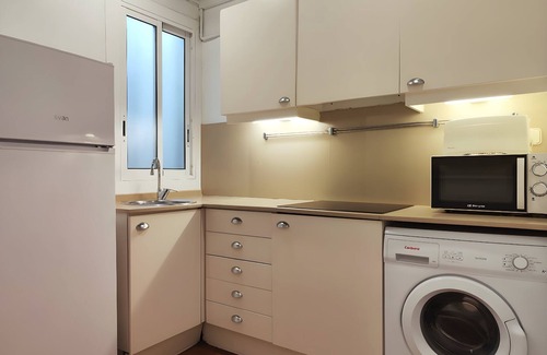 Gothic Quarter Apartment | Explore Rambla E - Plaça Catalunya: Top-Rated Barcelona Stay