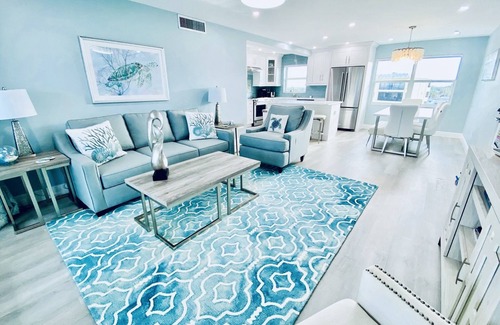 Fort Myers Beach Condo | Beachfront Retreat with Breathtaking Sunset Views & Spa