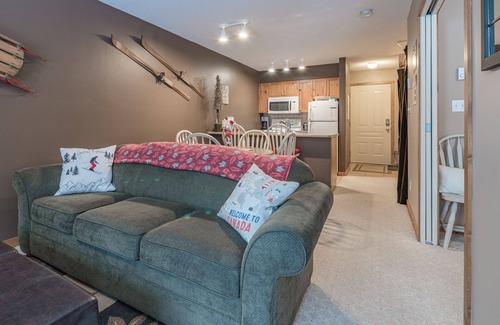 Silver Star Mountain Condo | Serene Slopeside Condo: 10/10 Rated with Hot Tub & Spa