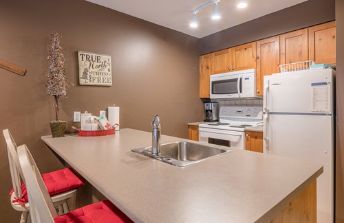 Silver Star Mountain Condo | Serene Slopeside Condo: 10/10 Rated with Hot Tub & Spa