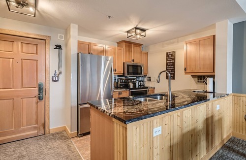 Copper Mountain Condo | Prime Center Village Condo with Spectacular Mountain Views