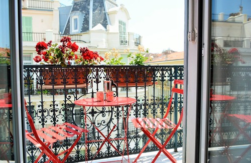 Centre Ville-Gare Apartment | Central Flat with Breakfast - Perfect for Families!