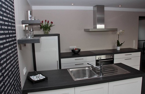 Lemkenhafen Apartment | Elegant Top Floor Flat with Terrace & Harbour Views