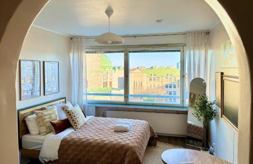 Kallio Apartment | Top Floor Getaway in Central Helsinki - Church & Sea View
