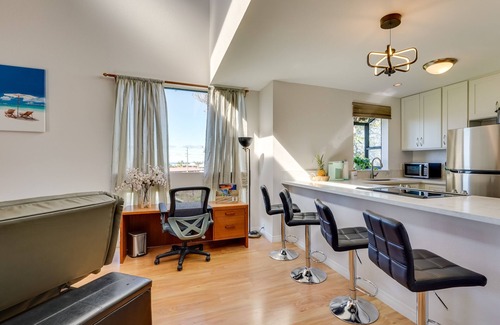 Historic Kailua Village Condo | Ocean View Kailua Bay Resort Condo with Pool & Spa Access