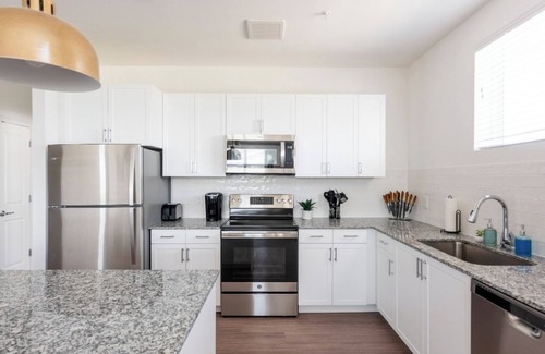 Kyle Apartment | Top Floor Apartment with Resort Pool Near Austin - 10/10 Rated