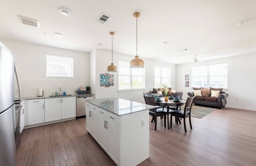 Kyle Apartment | Top Floor Apartment with Resort Pool Near Austin - 10/10 Rated