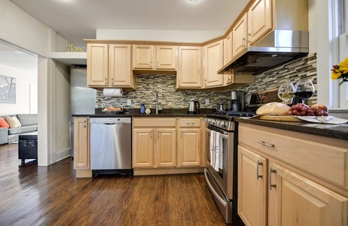 Princeton Condo | Top-Floor Princeton Condo with Private Balcony & Pool Access