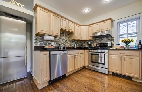 Princeton Condo | Top-Floor Princeton Condo with Private Balcony & Pool Access