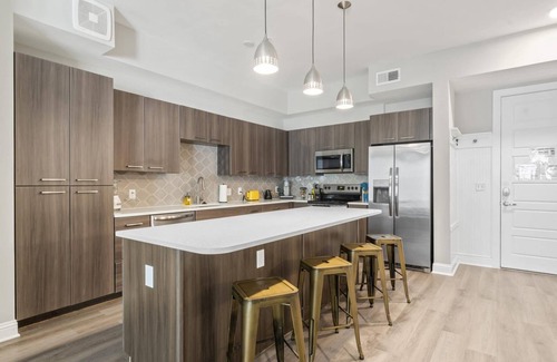 Pleasant Valley Apartment | Stylish 2BR Suite with Fast Wifi, Near Downtown Attractions