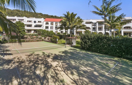 Point Lookout Apartment | Beachside Studio: Ideal Retreat with Pool & Kitchen Access