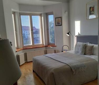 Toolo Apartment | Pet-Friendly Top-Floor Studio by the Park and Sea