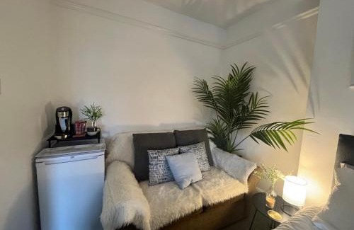 Hereford House | Top Floor Suite - Cedar House