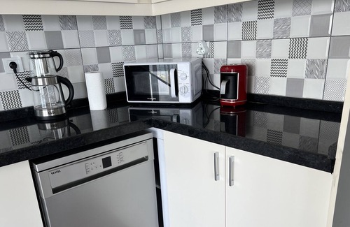 Avcilar Apartment | Top floor Sunny, panoramic View, 2 min walk to sea, 2 AC's