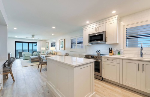Sanibel Condo | Beachfront Bliss at Ocean's Reach – Unmatched Views Await!