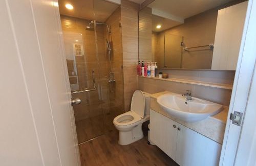 Saen Suk Apartment | Scenic Seaview & Rooftop Pool at Blu X Hotel