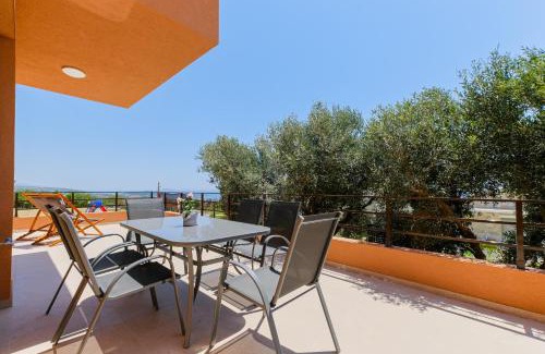 Nikita Apartment | Elegant Top Hill Deluxe Maison & Suite with Sea View