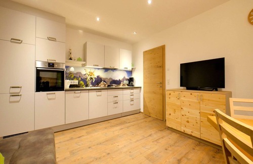 Fuegen Apartment | Ideal Holiday Flat in Fügen, Steps from Ski Area