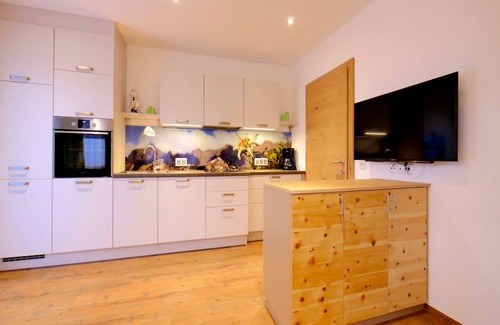 Fuegen Apartment | Ideal Holiday Flat in Fügen, Steps from Ski Area