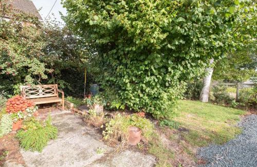 Kingswood House | Family-Friendly Retreat at Top House - Rated 10/10