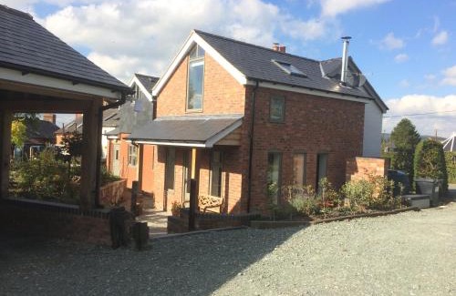 Kingswood Bed & Breakfast | Exceptional Stay at Top House with Complimentary Breakfast
