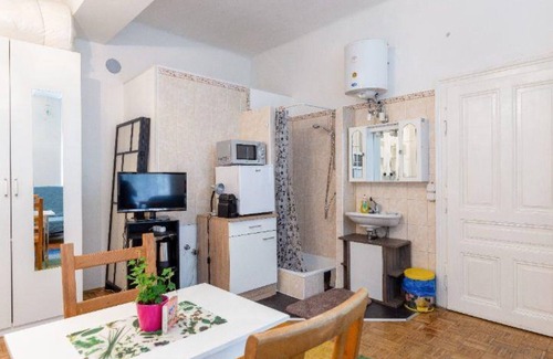 Wahring Apartment | Prime Vienna Stay with Netflix and Nespresso Amenities