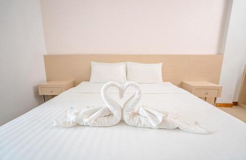 Maha Sarakham Hotel | Top Inn: Guest Rated 9/10 with Family-Friendly Amenities