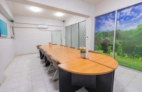 Maha Sarakham Hotel | Top Inn: Guest Rated 9/10 with Family-Friendly Amenities