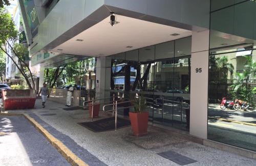 Leblon Apartment | Top Leblon Flats: 4-Star Stay with Ocean View & Pool