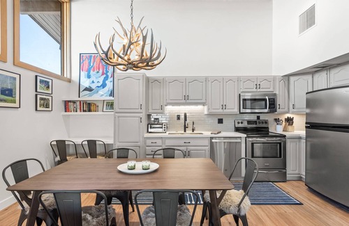 Snowmass Village Condo | Unwind with a 10% Discount: Pool, Spa & More Await!