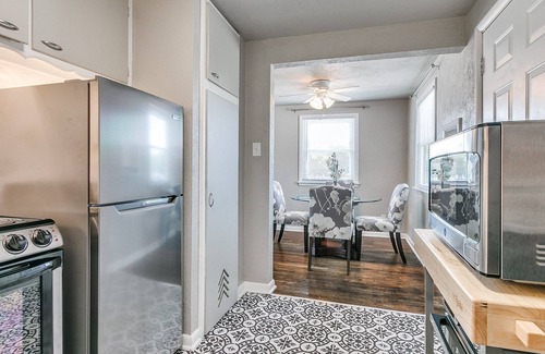Norman House | Top Level Charming Townhome with 1 bedroom as close to campus as you can get!