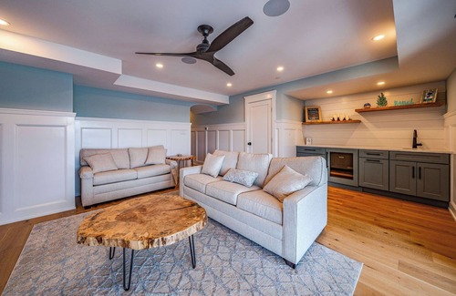 North End Condo | Top Level Luxury BeachFront on Boardwalk, Roof Deck, Pool & Elevator! 6BR/7BA!