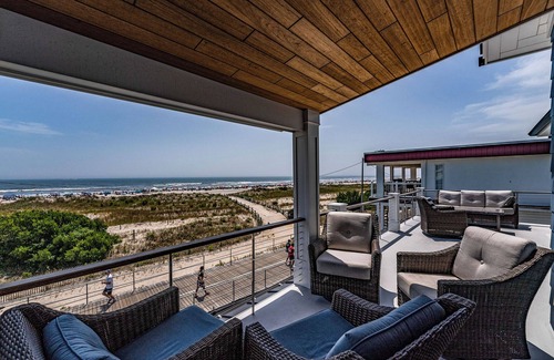 North End Condo | Top Level Luxury BeachFront on Boardwalk, Roof Deck, Pool & Elevator! 6BR/7BA!