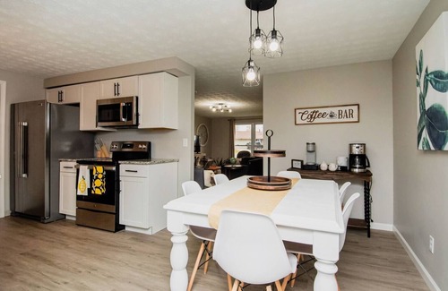 Huber Heights House | Pet-Friendly Modern Ranch Near Downtown & Airport, Rated 10/10