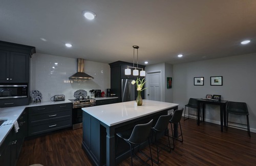 Flippin House | Prime Riverside Retreat: 10/10 Guest Rated with Pool & Privacy
