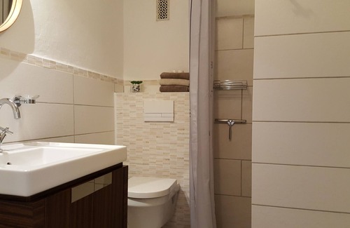 Parkstadt Apartment | Prime Location: Bogenhausen Designer Apartment, Child-Friendly Haven