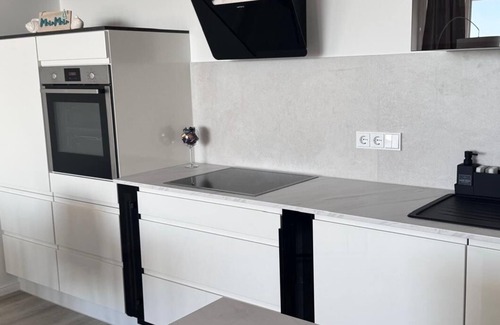 Alt-Travemunde/Ronnau Apartment | Prime Beachfront Location with Breathtaking 32nd-Floor Views