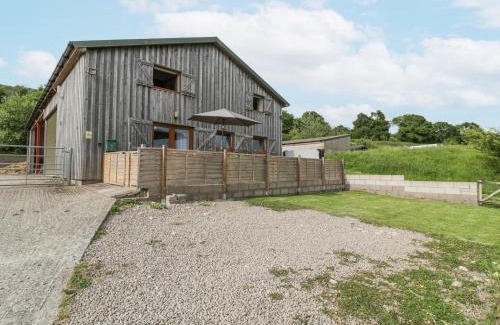 St. Brides Netherwent House | Pet-Friendly Retreat at Top Lodge with Great Reviews