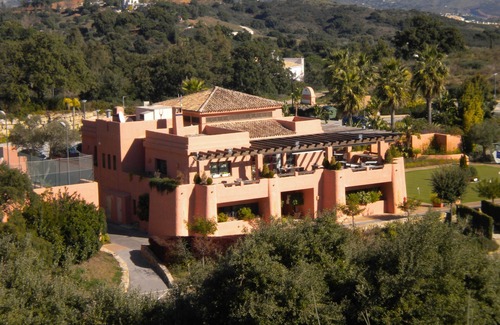 Ojen Apartment | Lavish Apartment with Ocean Views in Marbella Elviria