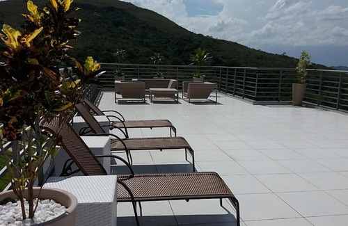 Capitolio House | Cozy Stay at Top Mirante de Escarpas II with Pool & Pets