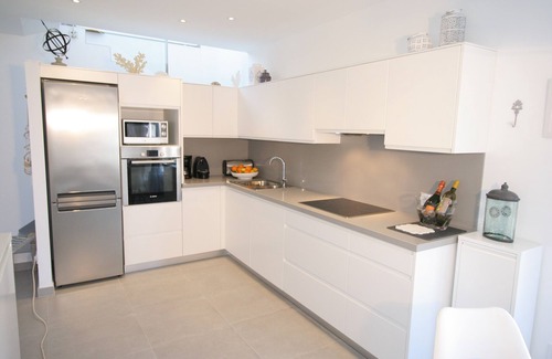 Cala Bona Apartment | Modern Duplex Apartment with Roof Terrace Near the Sea
